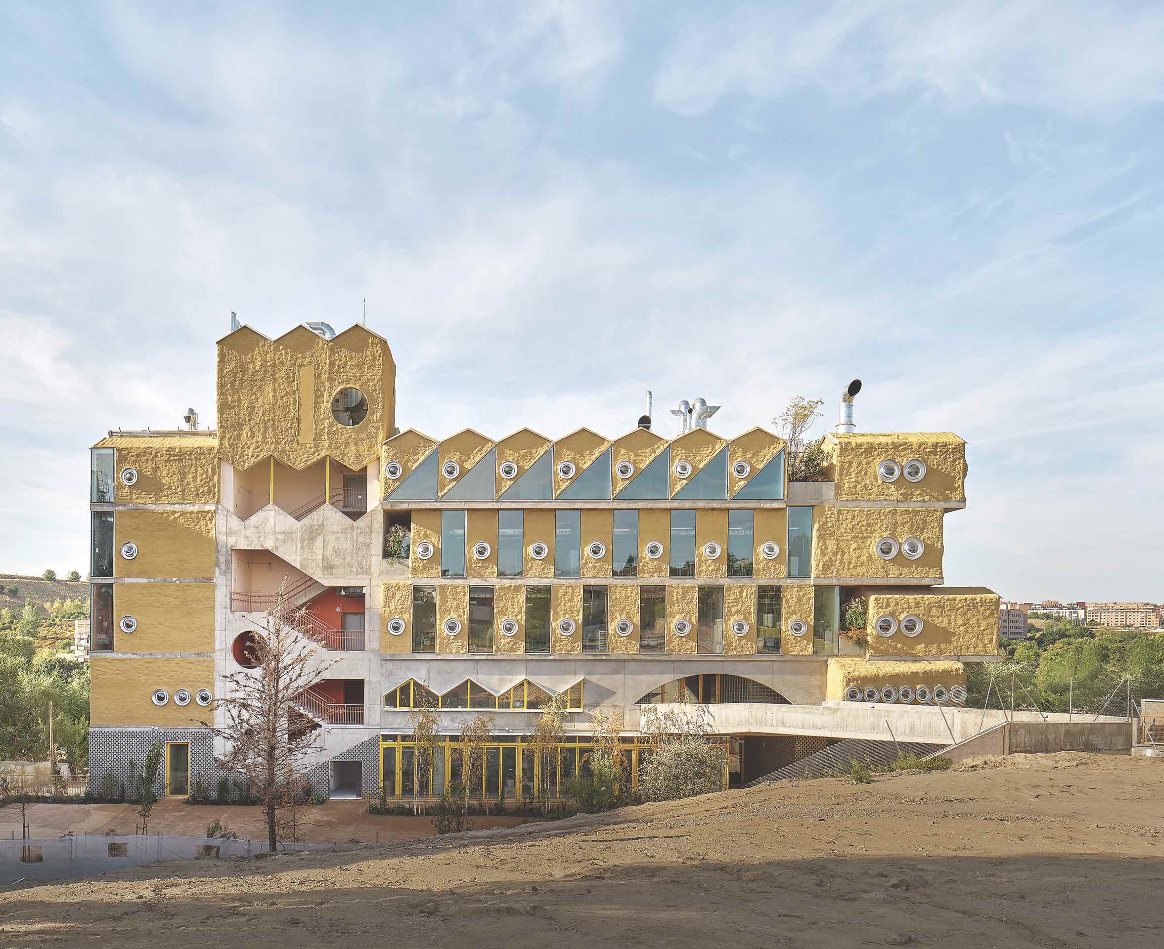 L’École Reggio à Madrid, (Communauté de Madrid, ES) par ANDRES JAQUE / OFFICE FOR POLITICAL INNOVATION (Madrid, Espagne)