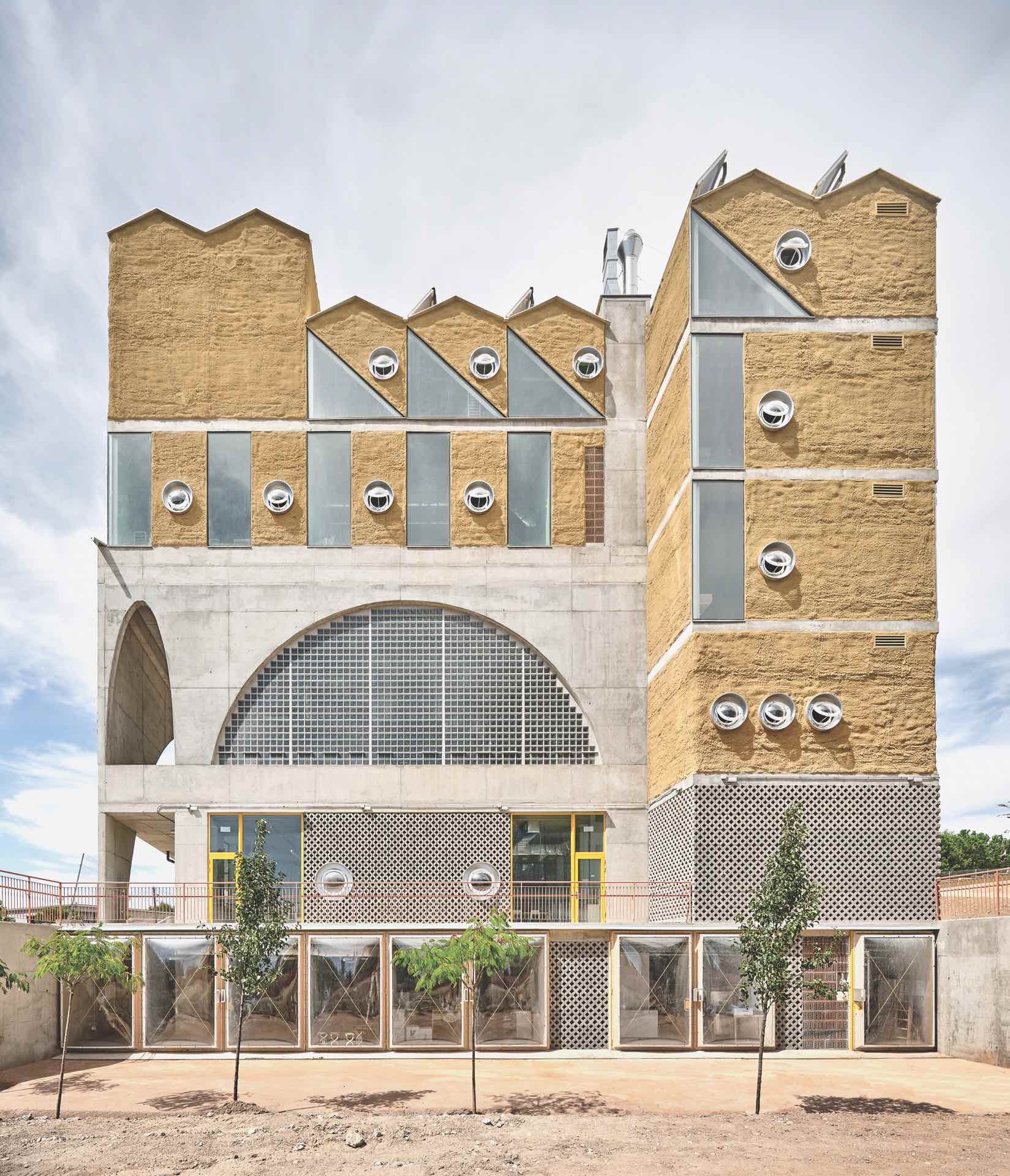 L’École Reggio à Madrid, (Communauté de Madrid, ES) par ANDRES JAQUE / OFFICE FOR POLITICAL INNOVATION (Madrid, Espagne)