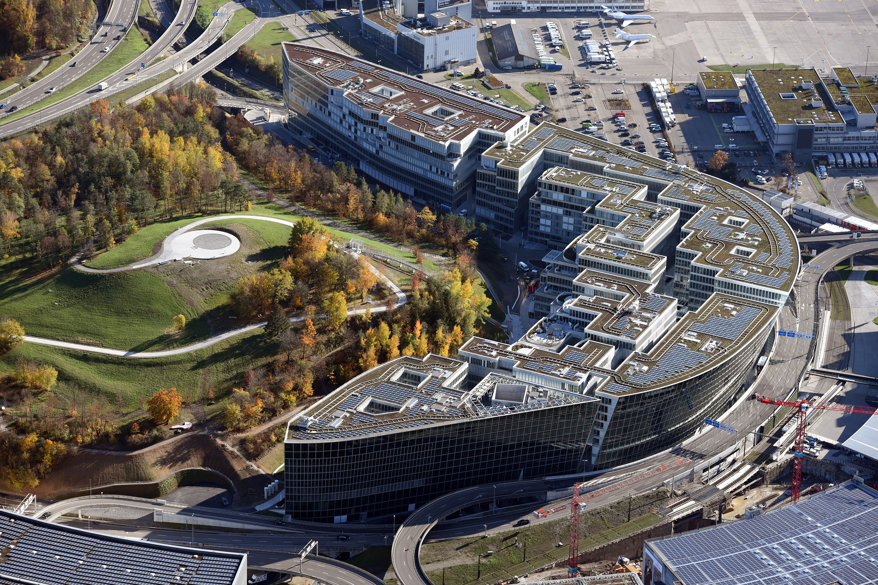 The Circle (2020), Flughafen Zürich
