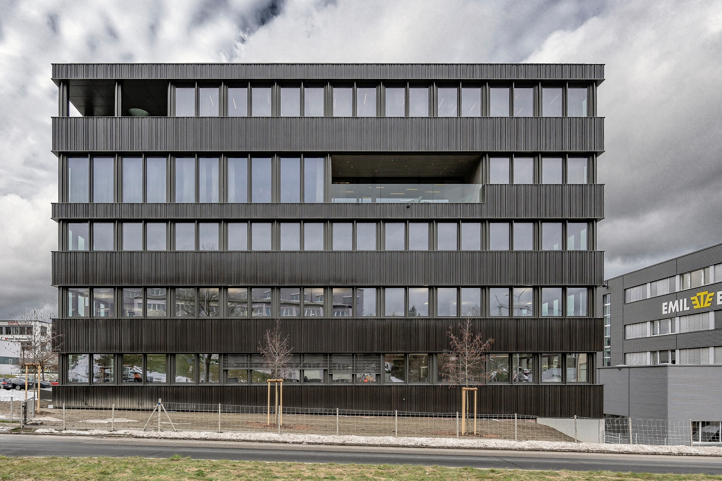 Einreichung PRIXFORIX 2024: Projekt «Geschäftshaus GFT / Emil Egger, Berneck» von Carlos Martinez Architekten.