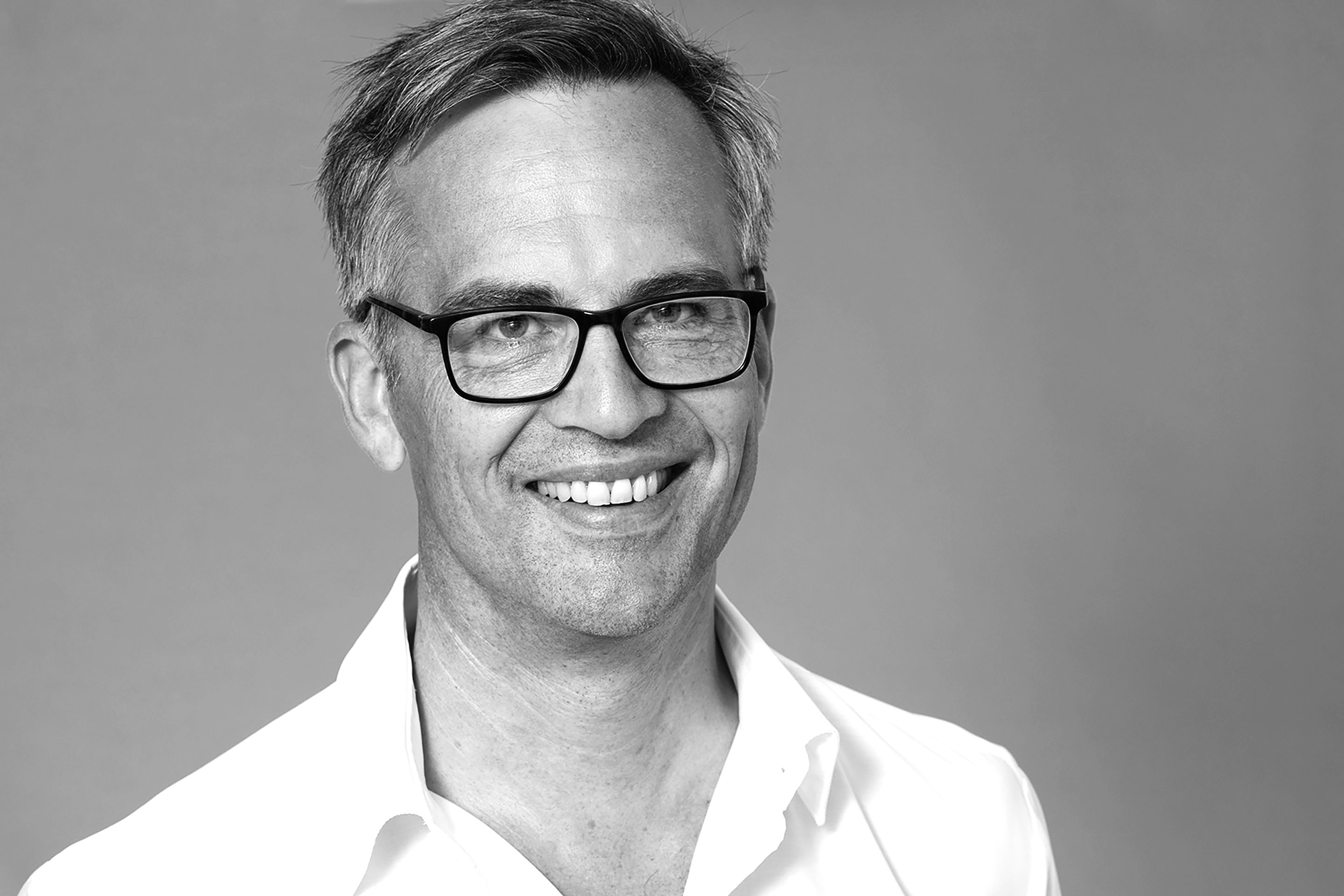 Der promovierte ETH-Architekt Oliver Martin leitet die Sektion Baukultur im Bundesamt für Kultur und ist dort Mitglied der Geschäftsleitung. Er ist einer der Hauptautoren des Konzepts «Baukultur» und der Erklärung von Davos, die 2018 von den europäischen Kulturministern angenommen und mit dem Davos Qualitätssystem für Baukultur zu einer Referenz für die Bau- und Planungspolitik wurde.