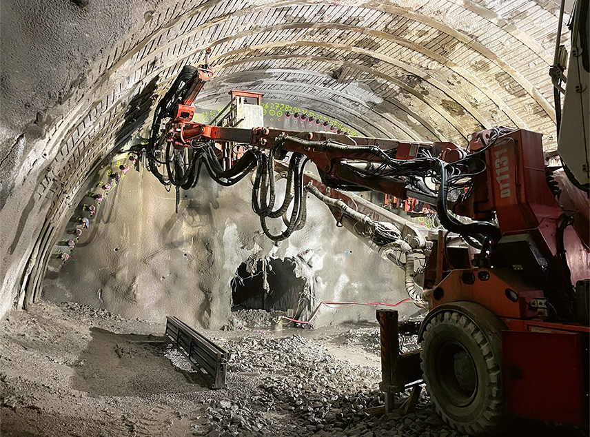 Die SIA-Tunnelnormen sind das massgebende Regelwerk  für das Planen und Bauen von Tunnel. Im Bild: zweite Röhre Gotthard-Strassentunnel Gegenvortrieb Hauptröhre Nord.