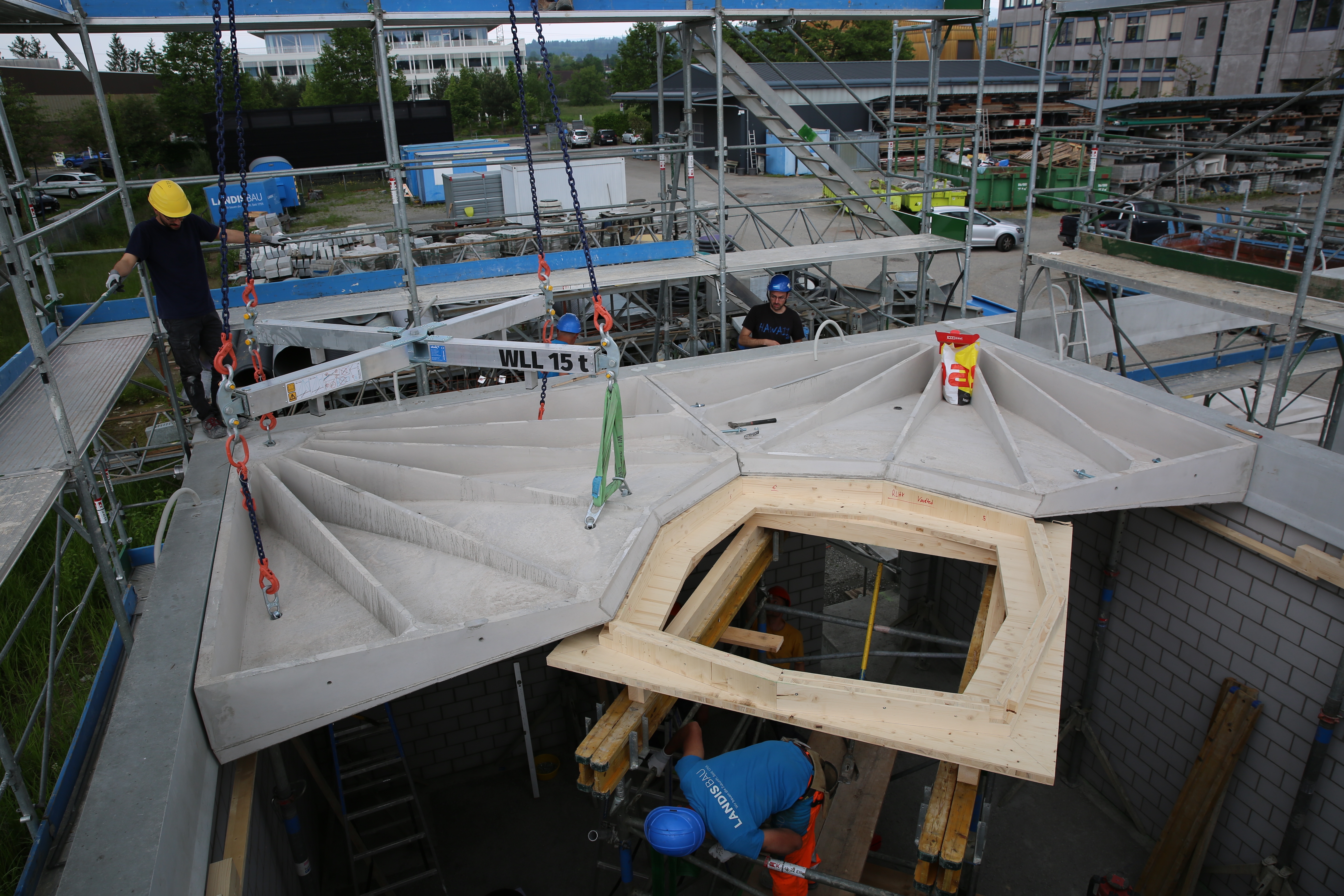 2a-Interview-Philippe-Block-BRG-Vaulted-2-CreaTower_2RFS_CT_installation_side_by_Gabriele_Mattei.JPG