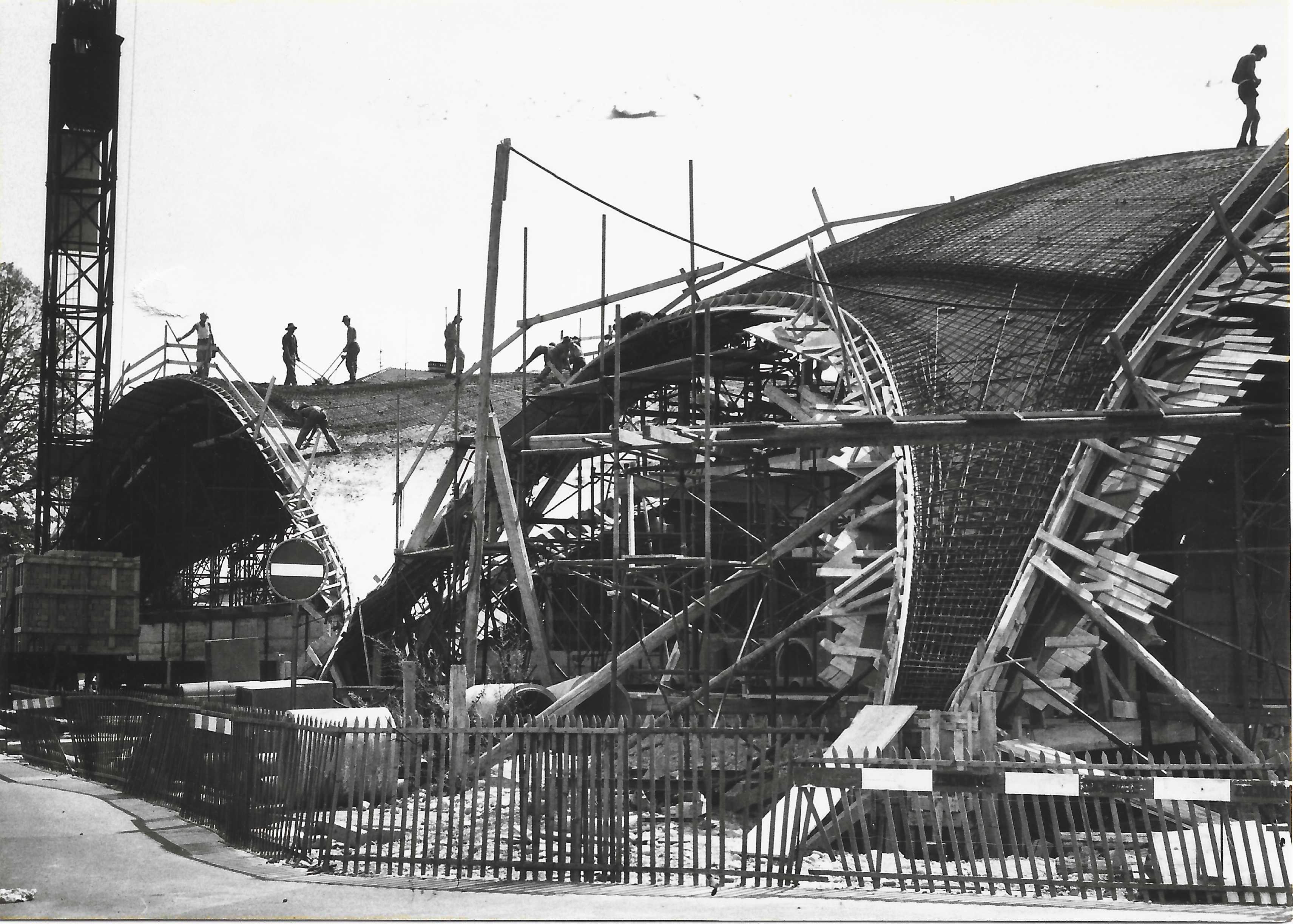 SICLI-Heinz-Isler-03_Bétonnage_a.jpeg