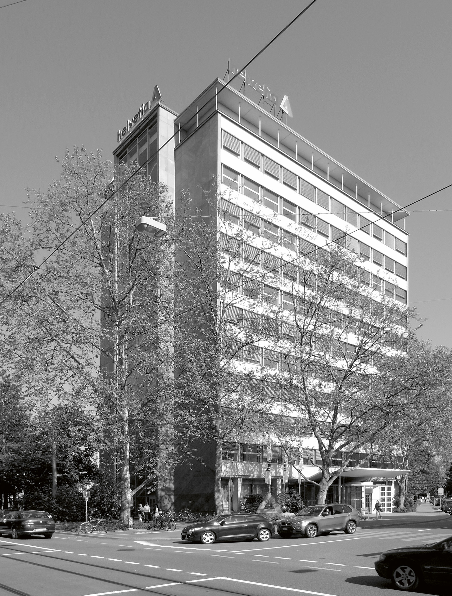 Das Bestandsgebäude vor dem Umbau mit Eingang zur Engelgasse.