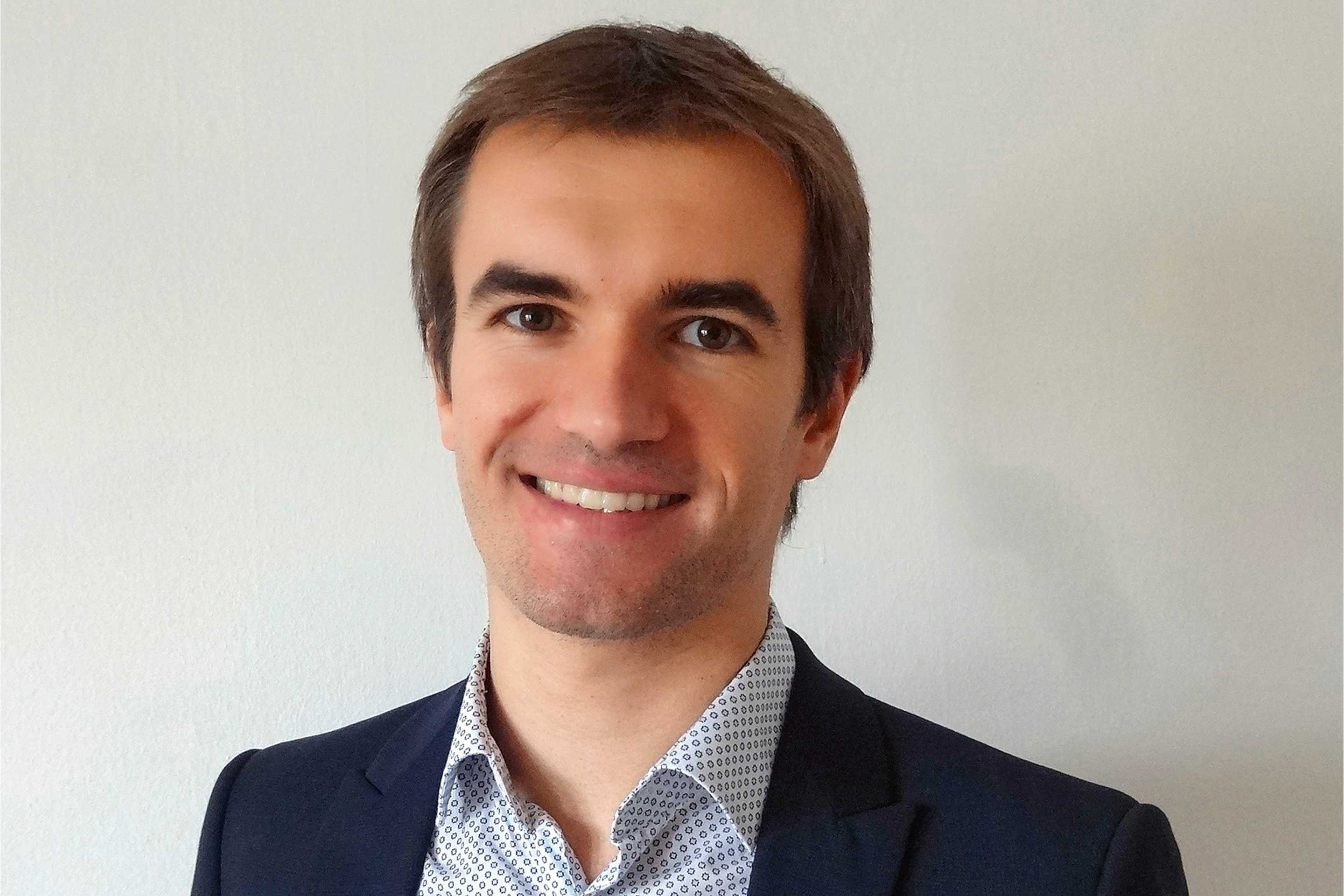 Ingénieur civil de formation et au bénéfice d’un doctorat sur les écobilans, Sébastien Lasvaux participe depuis plus de 15 ans à différents projets de recherche appliquée dans le domaine des écobilans du secteur de la construction. Actuellement adjoint scientifique au sein du nouvel Institut des énergies de la Haute école d’ingénierie et de gestion du canton de Vaud (HEIG-VD), il met son expertise à disposition de différents groupes de travail spécialisés en Suisse et à l’étranger.