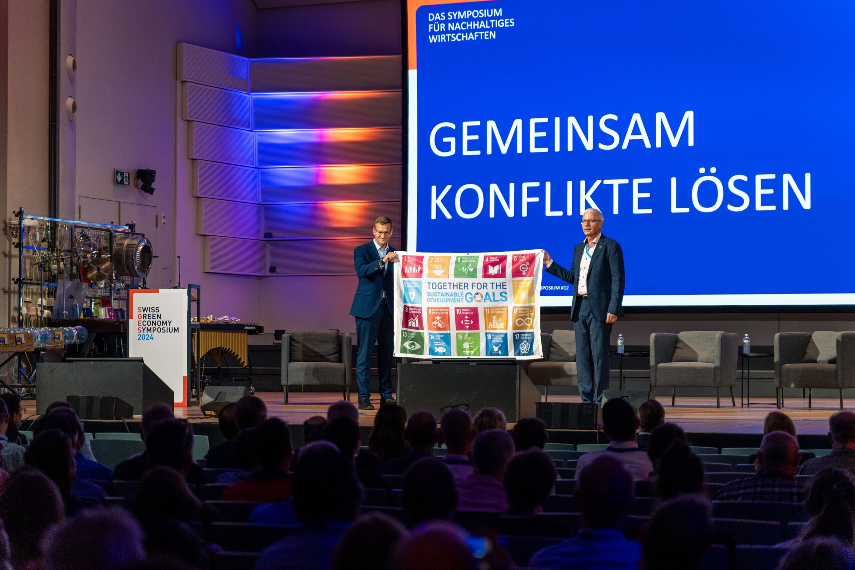 Das zwölfte Swiss Green Economy Symposium befasste sich mit der Frage, wie sich angesichts der weltumgreifenden Konflikte dennoch effektive Strategien für eine nachhaltige Zukunft entwickeln lassen.