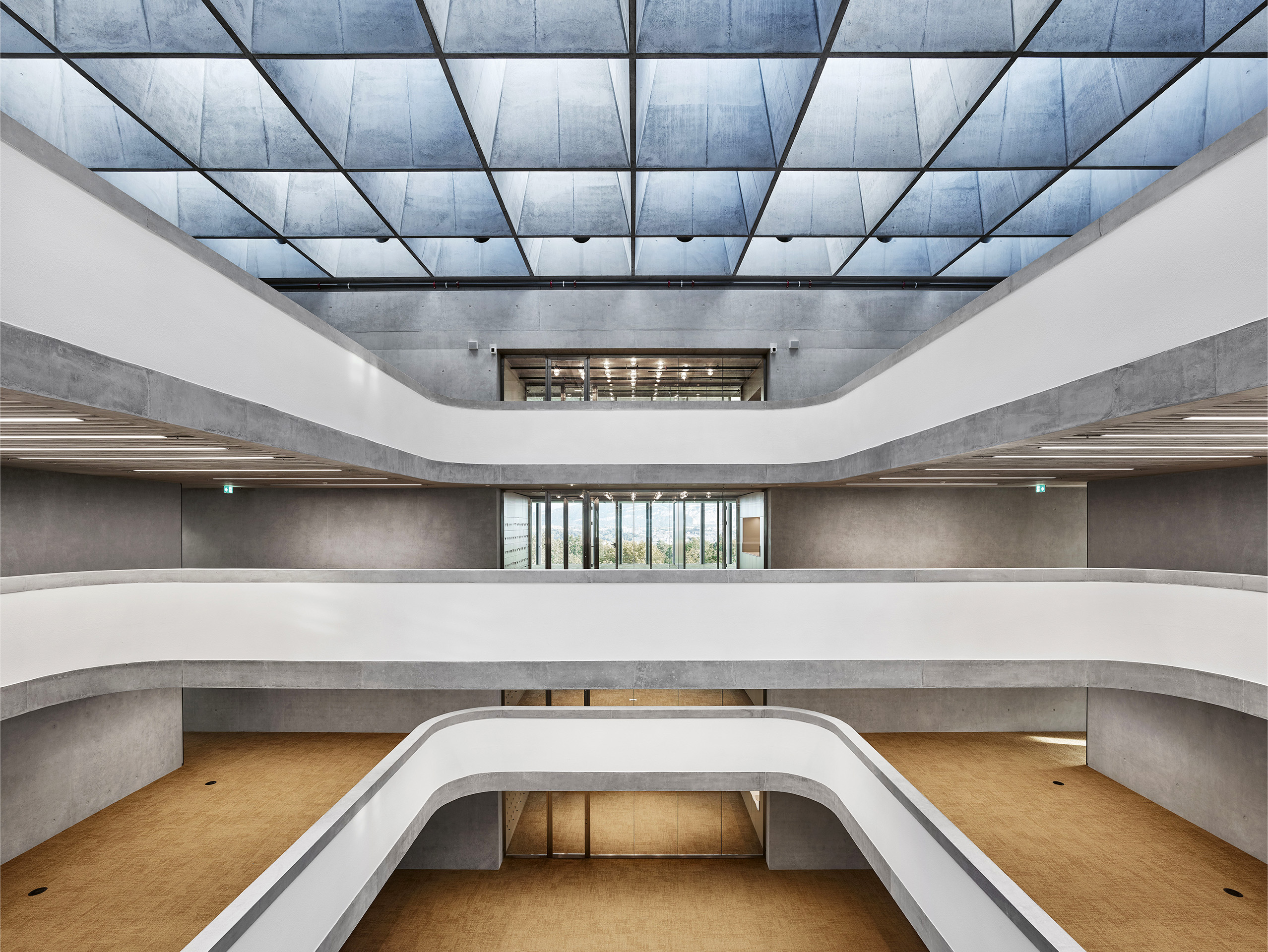 WHO Headquarter 	Ginevra 2020 Berrel Berrel Kräutler Architekten Ingegneria Dr. Schwartz Consulting &amp; Dr. Neven Kostic Vista della hall centrale