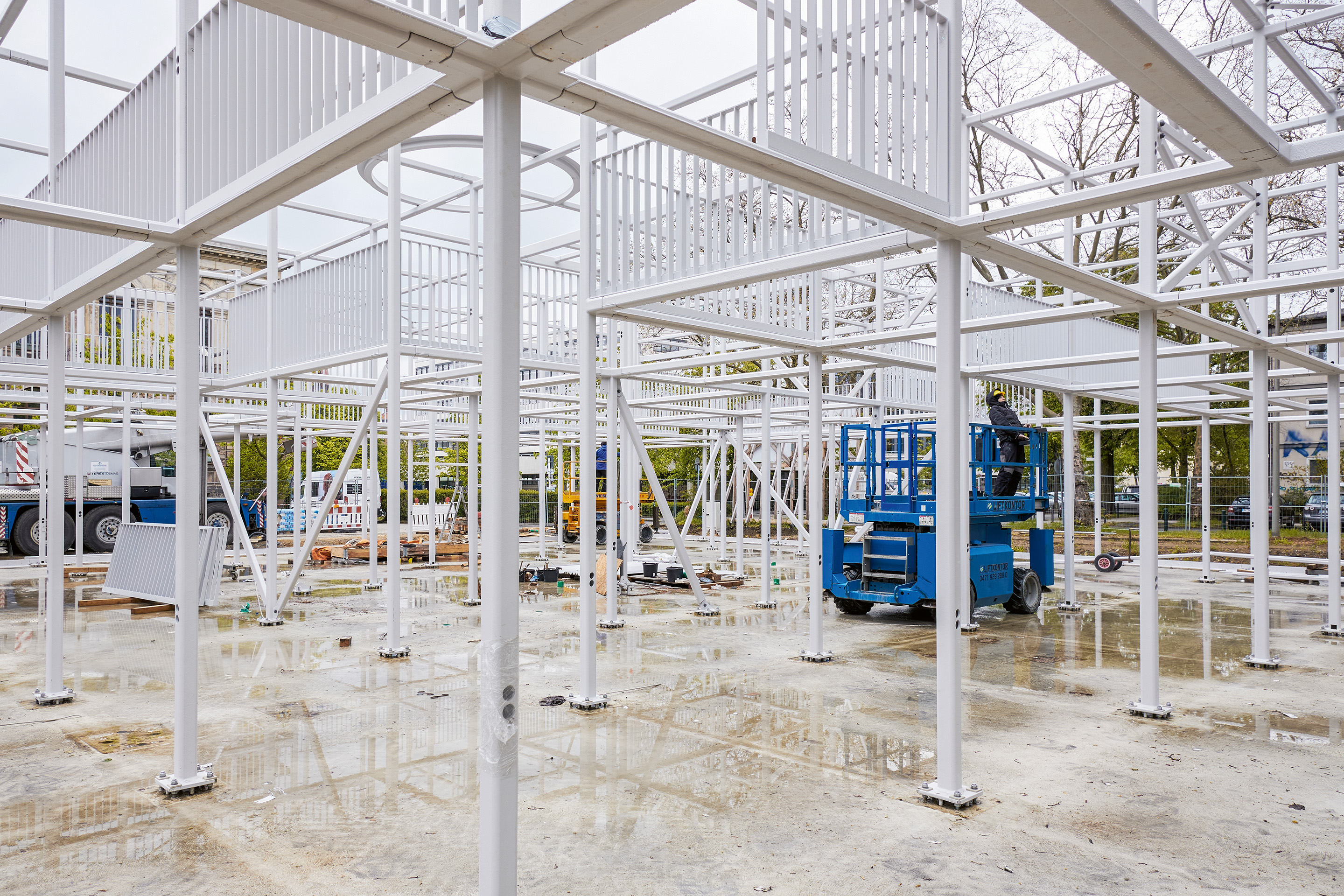 Assembly phase of the metal structures