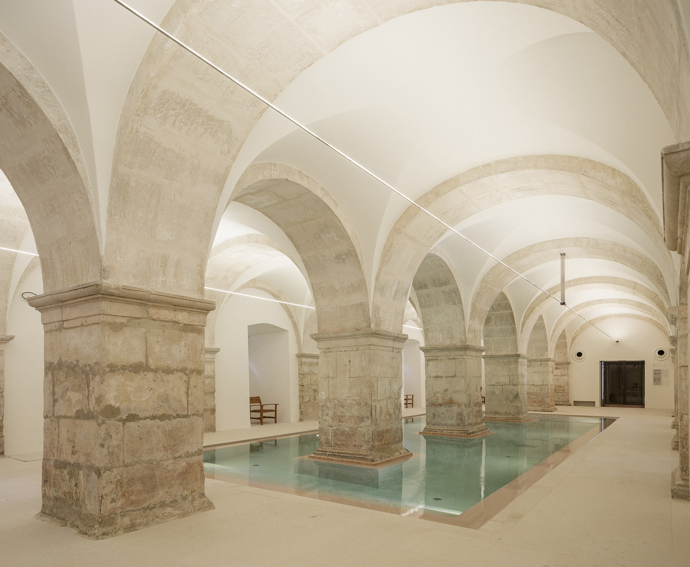 Vista della piscina interna