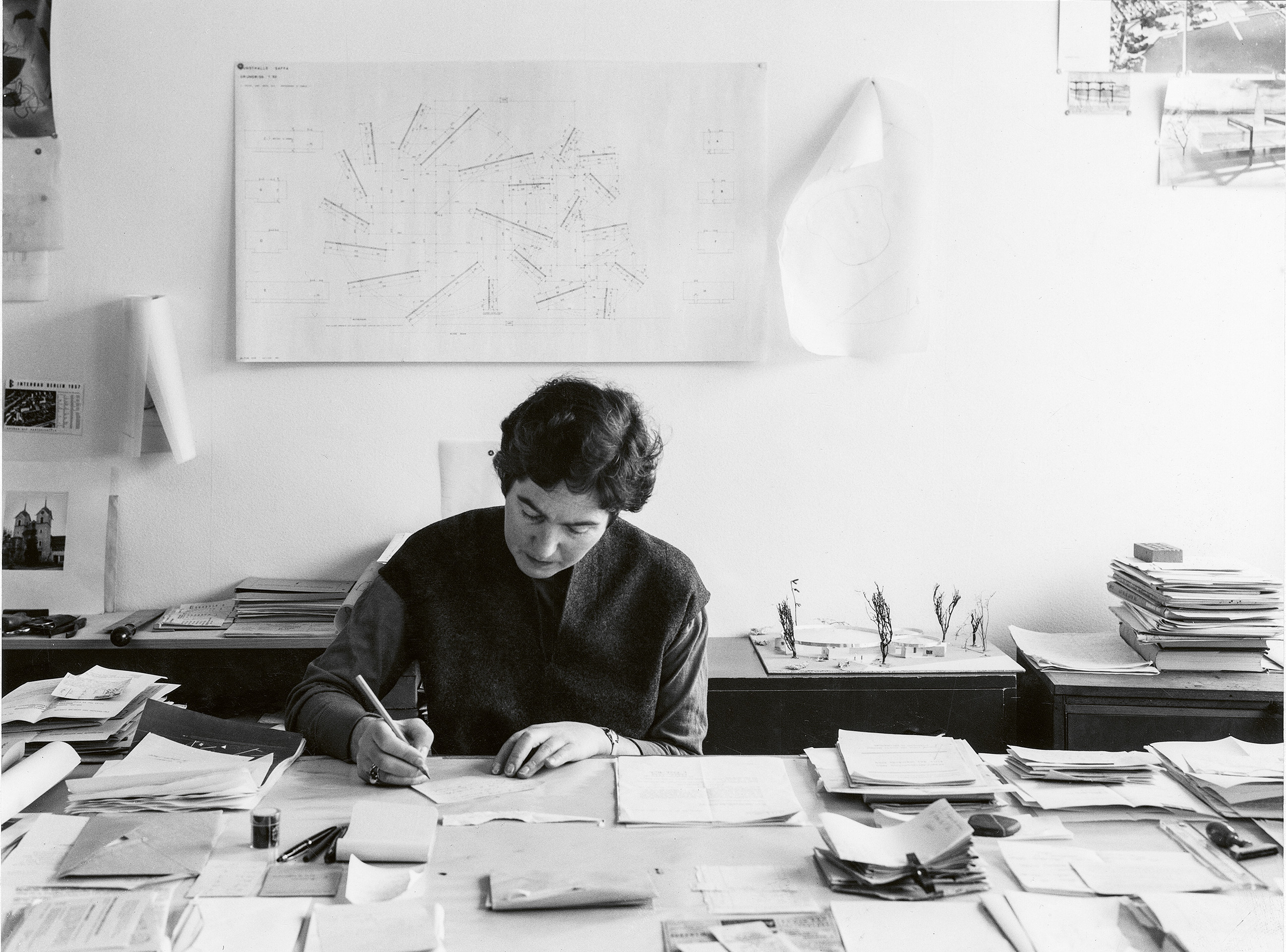 lisbeth-sachs-BCC-1955-B001-0016-001.jpg