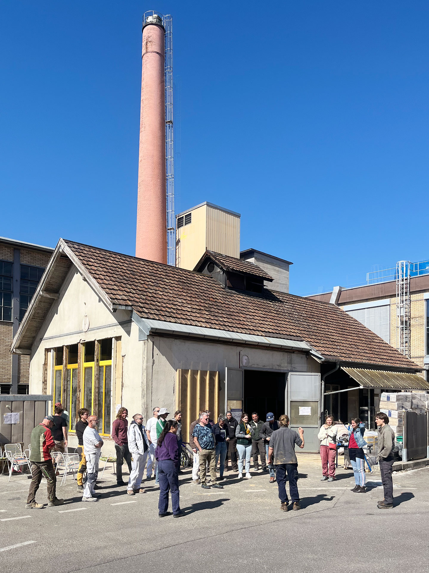 Das Labör an der Affolternstrasse 76 im Zürcher Quartier Oerlikon, eingebettet in die Strukturen der ehemaligen Maschinenfabrik Oerlikon.