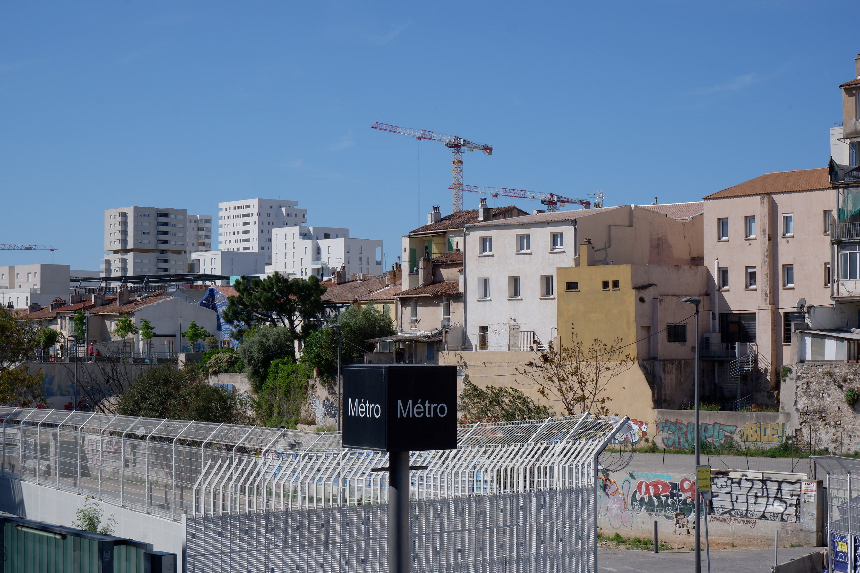 Alt trifft Neu, Ausblicke auf das Stadtentwicklungsgebiet Euroméditerranée 2 an der Métro Capitaine Gèze