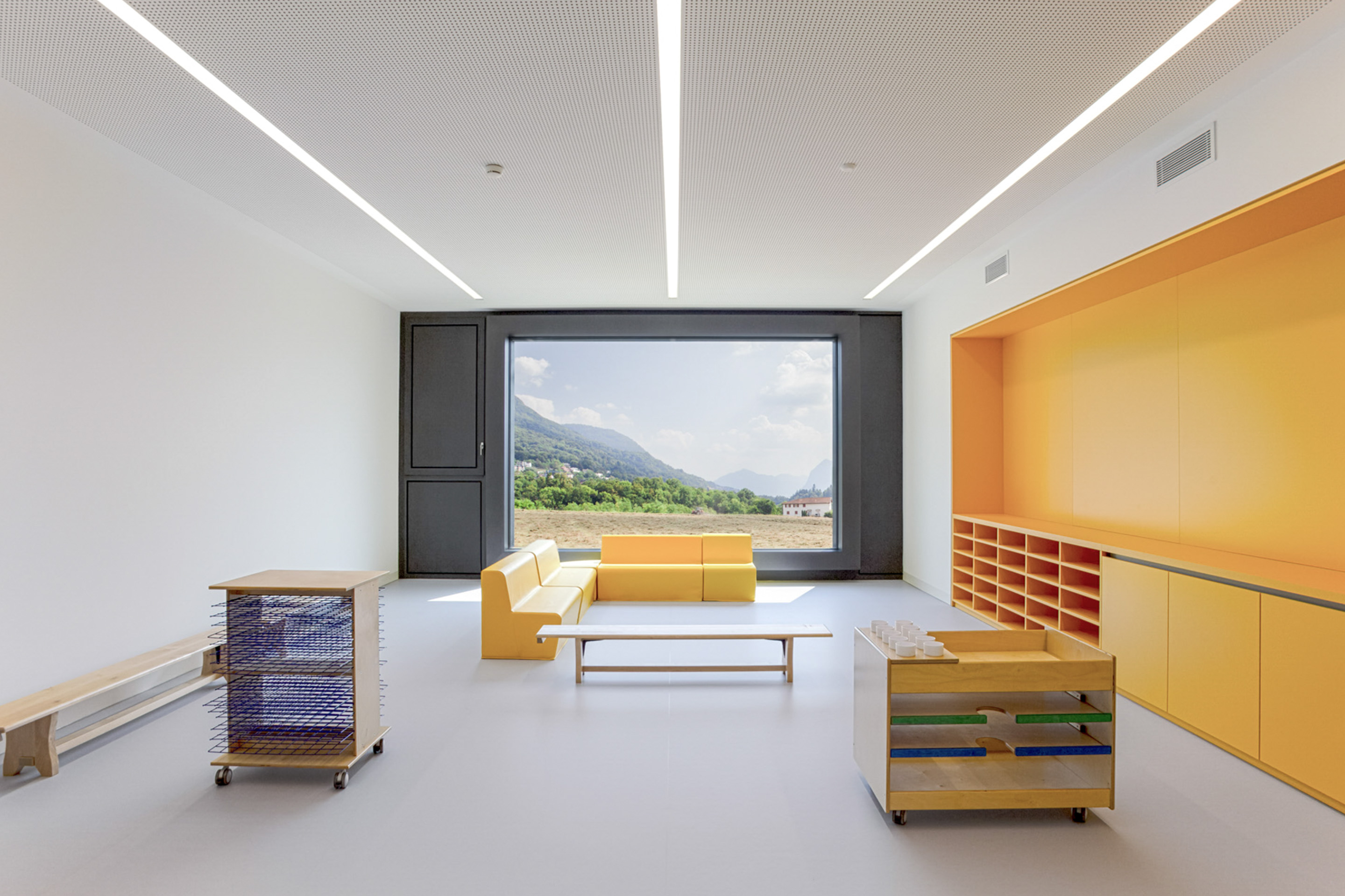 attorno-alle-corti-boltas-bianchi-cadro-interno
