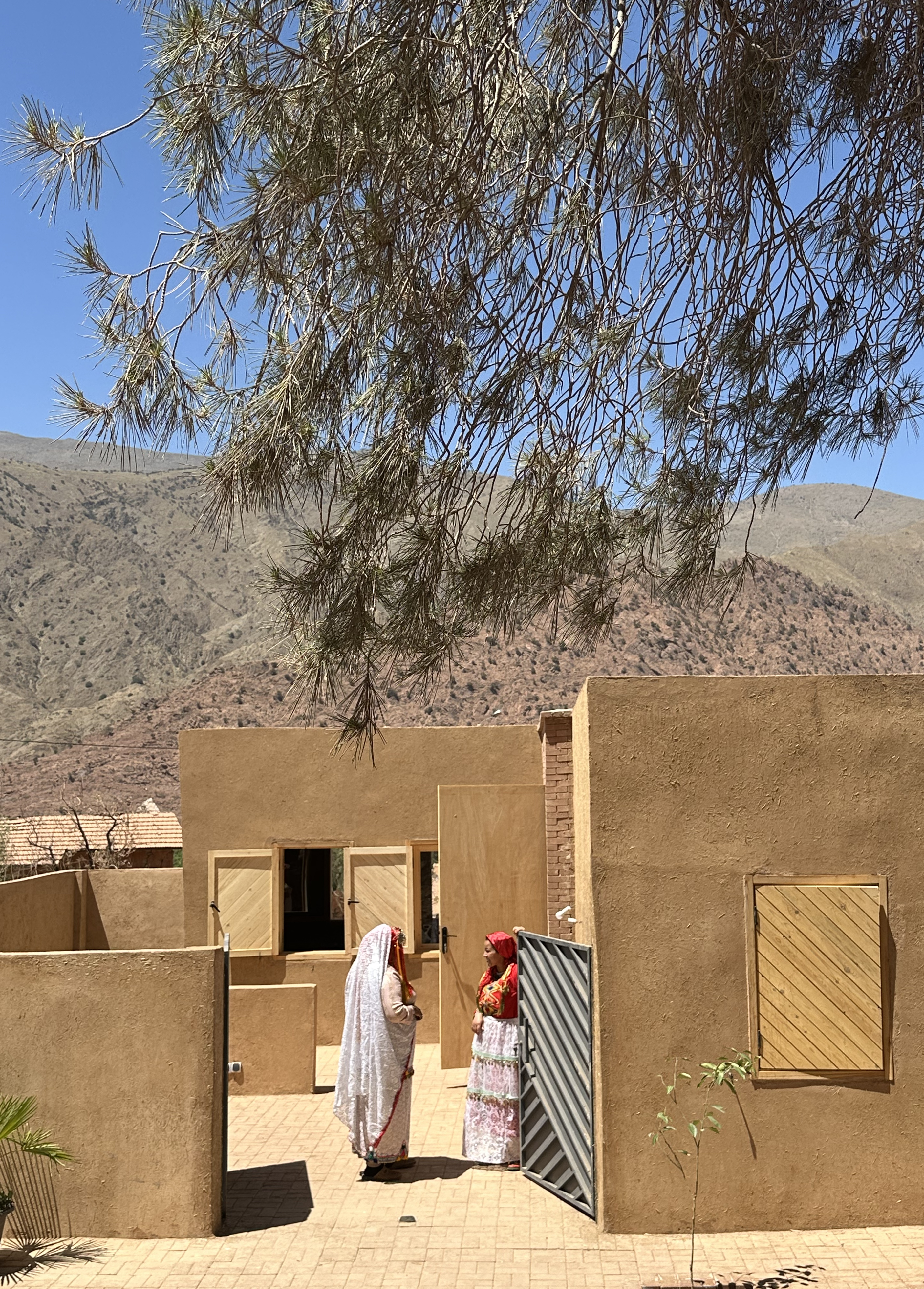 Aziza-Chaouni-01-Main-entrance.jpg