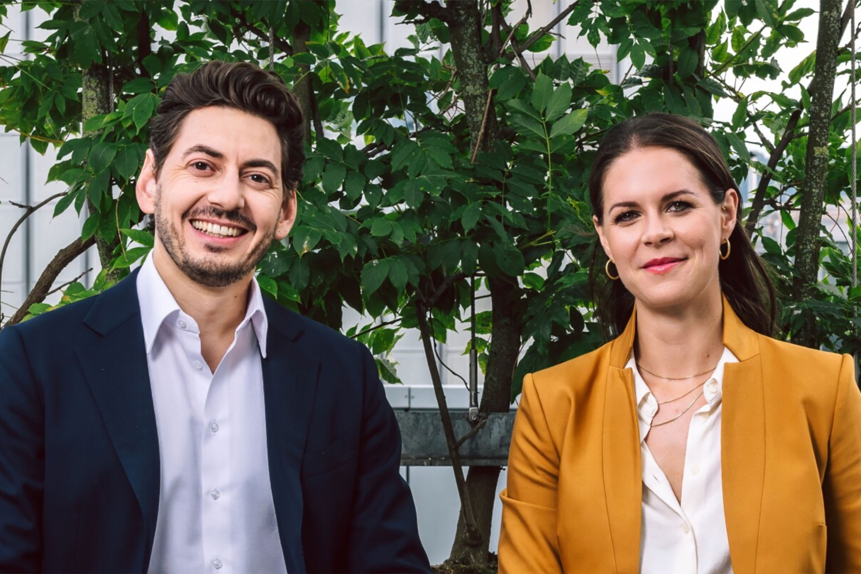 Die neue Doppelspitze von suisse.ing:  Maurice Lindgren, bisher Leiter Politik, übernimmt die Verantwortung für Politik, Verwaltung und Wirtschaft. Livia Brahier, bisher Leiterin Kommunikation, wird künftig die Bereiche Bildung, Nachwuchsförderung, Mitgliederpflege und Kommunikation verantworten.