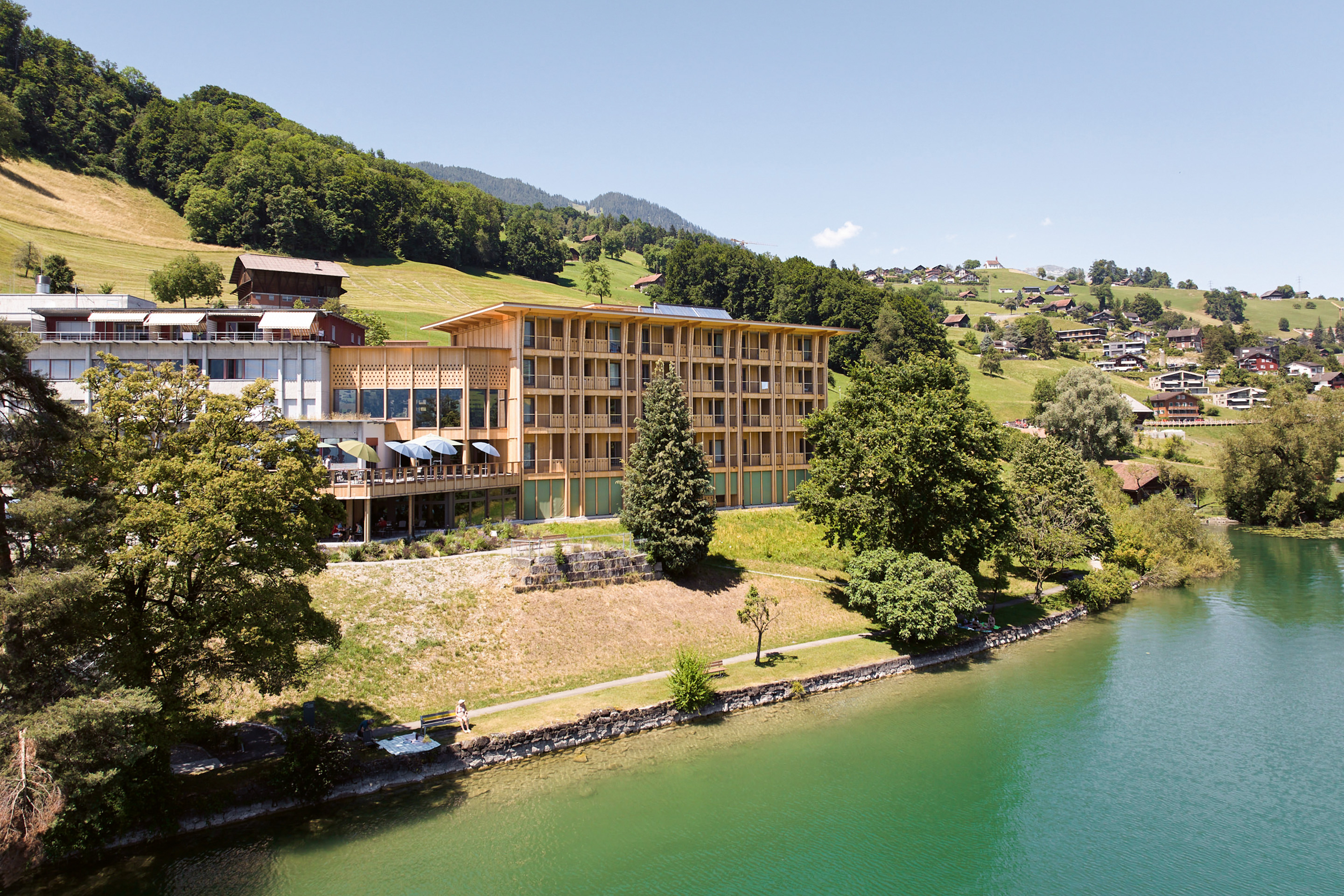 hotel-kurhaus-am-sarnersee-burch-werkunion-02.jpg
