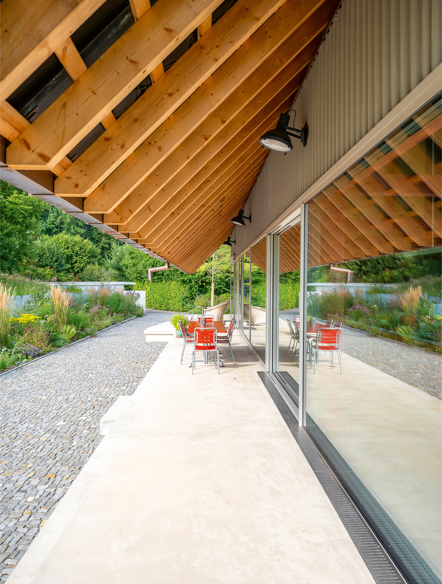 studio-house-bula-eng-porch