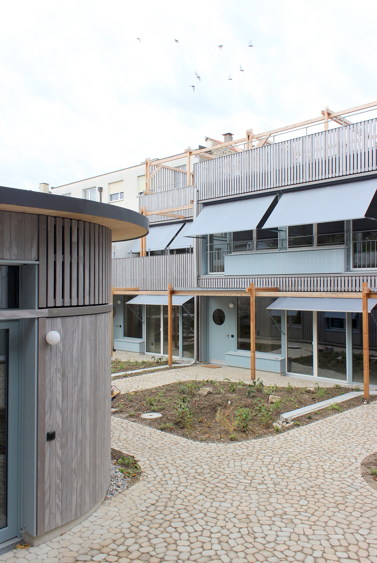 Rahbaran_Huerzeler_Architektinnen_Colmi_Hof.jpg