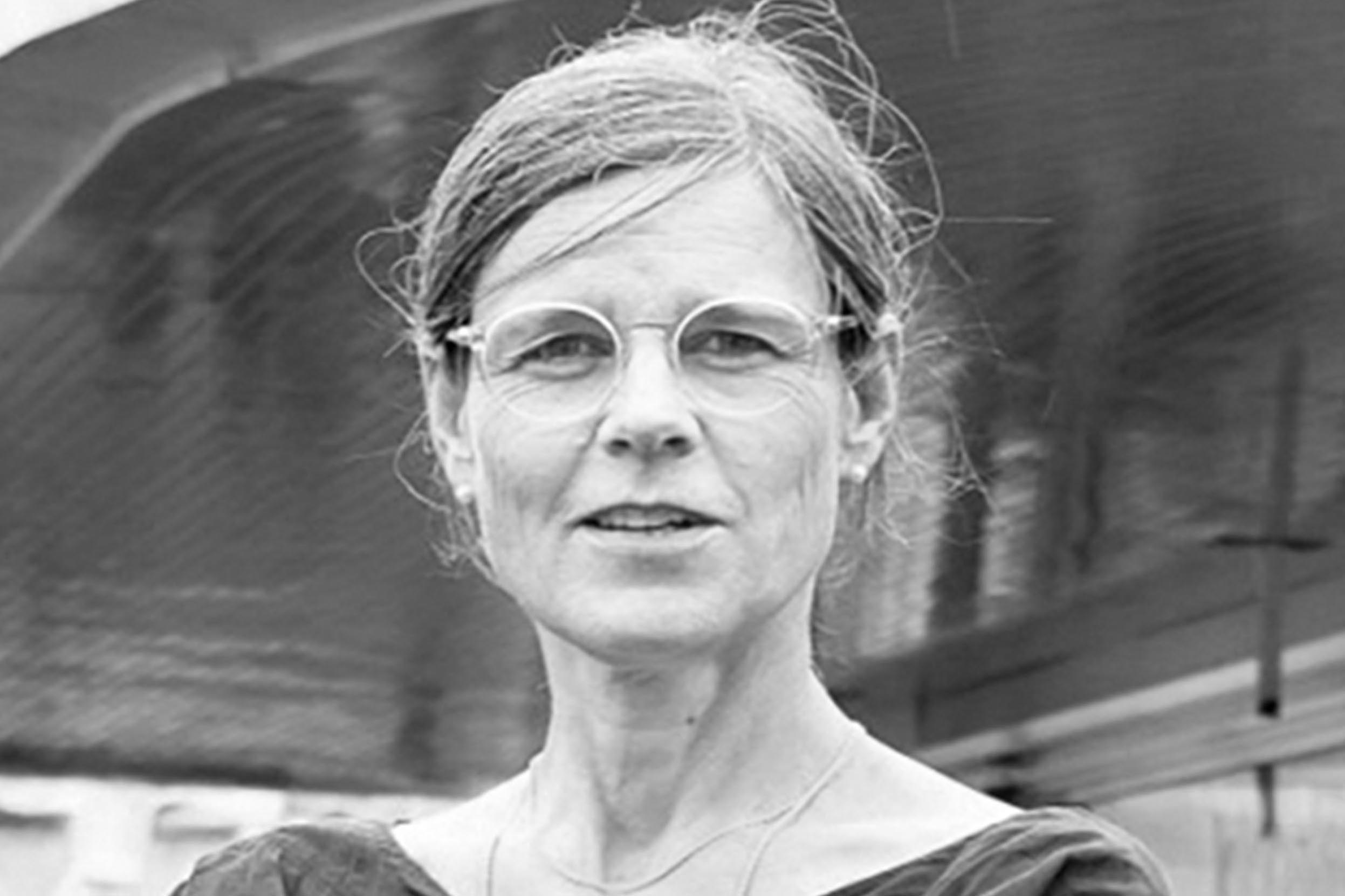 Erika Fries ist Mitglied der Geschäft­s­leitung und Partnerin bei huggen­bergerfries  Architekten in Zürich.  Sie war Jury­mitglied beim  mit BIM ausgetragenen Wettbewerb zum Fachhochschulzentrum in Chur.