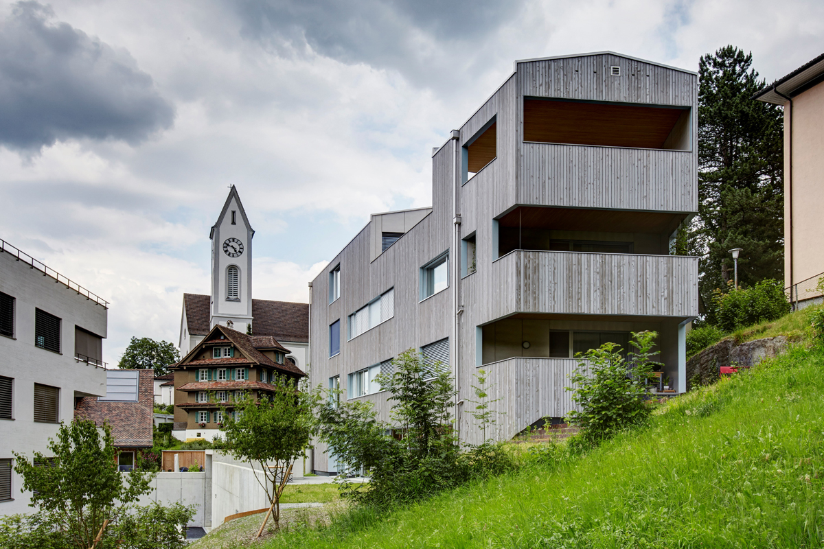 Das Haus „Haus 2050“ in Kriens wurde vom Architekturbüro Aardeplan AG gebaut und im Rahmen der Pilotphase des Standards Nachhaltiges Bauen Schweiz (SNBS) 2014 zertifiziert. Der fünfstöckige Neubau gewann 2014 den Prix Watt d’Or in der Kategorie Gebäude und Raum.