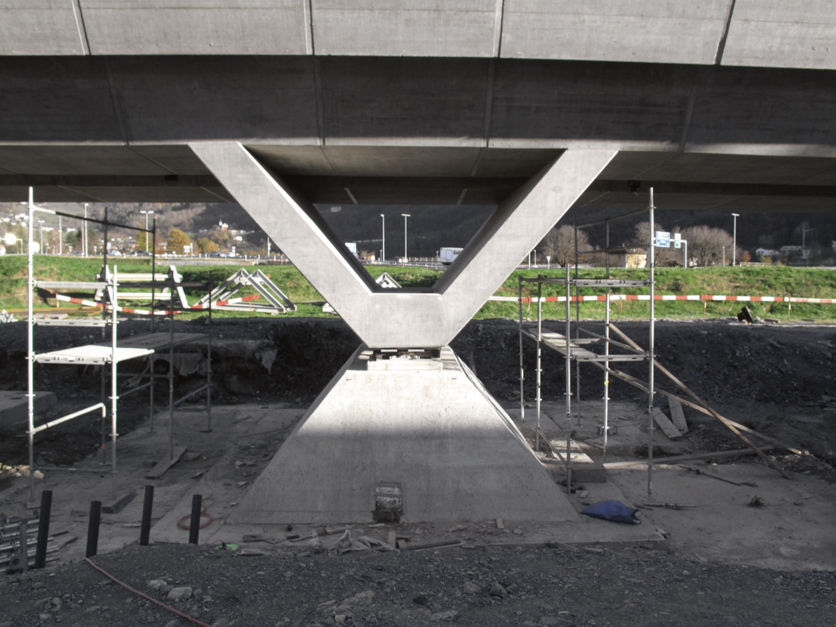 Il viadotto di Alptransit a Camorino.