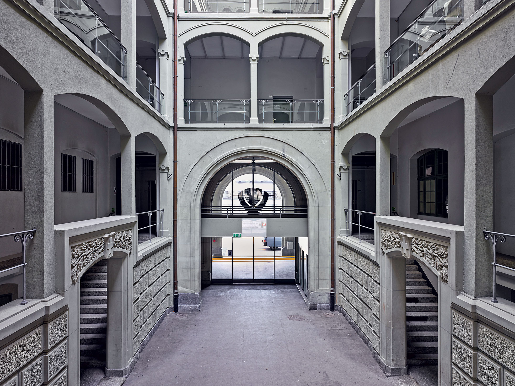 Bâtiment central, passage avec éclairage zénithal, caserne de Thoune dans le canton de Berne