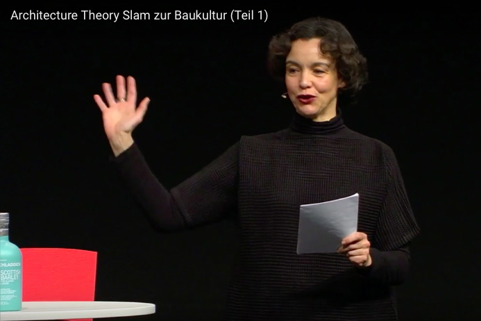 Judit Solt beim Architecture Theory Slam an der Swissbau 2016.