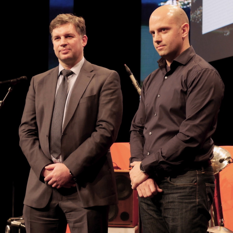 Markus Romani, Prof. Dr. Dipl.-Ing. TH/SIA, Berner Fachhochschule (BFH) – Departement Architektur, Holz und Bau Burgdorf (AHB), mit «Best of Bachelor» Marco Kindler.