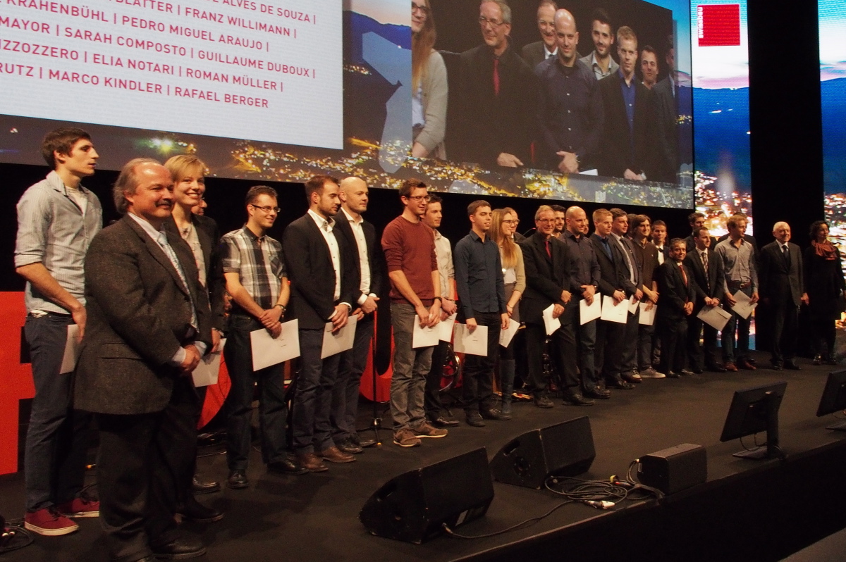 Gruppenbild aller Nominierten mit den Leitern der Hochschulen..