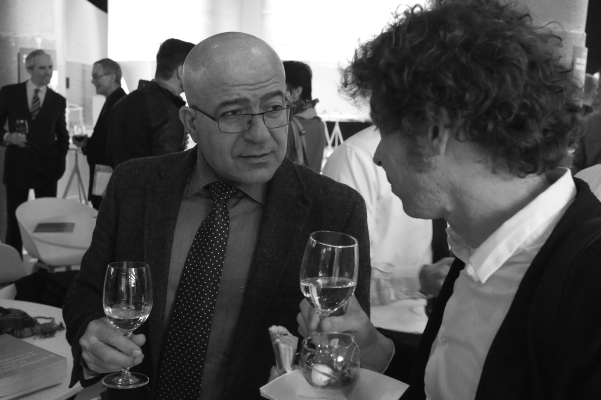 Prof. Imad Lifa, HTW Chur, im Gespräch.