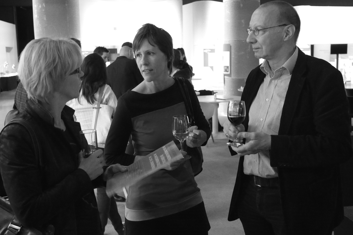 Von links nach rechts: Marlies Elsässer-Heitz, Elsässer GmbH, Katharina Schober, Leiterin espazium – Der Verlag für Baukultur, und Rudolf Heim, Redaktor Bauingenieurwesen TEC21.