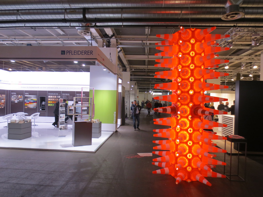 Ansicht aus der Swissbau 2016 und der Raumwelten-Installation.