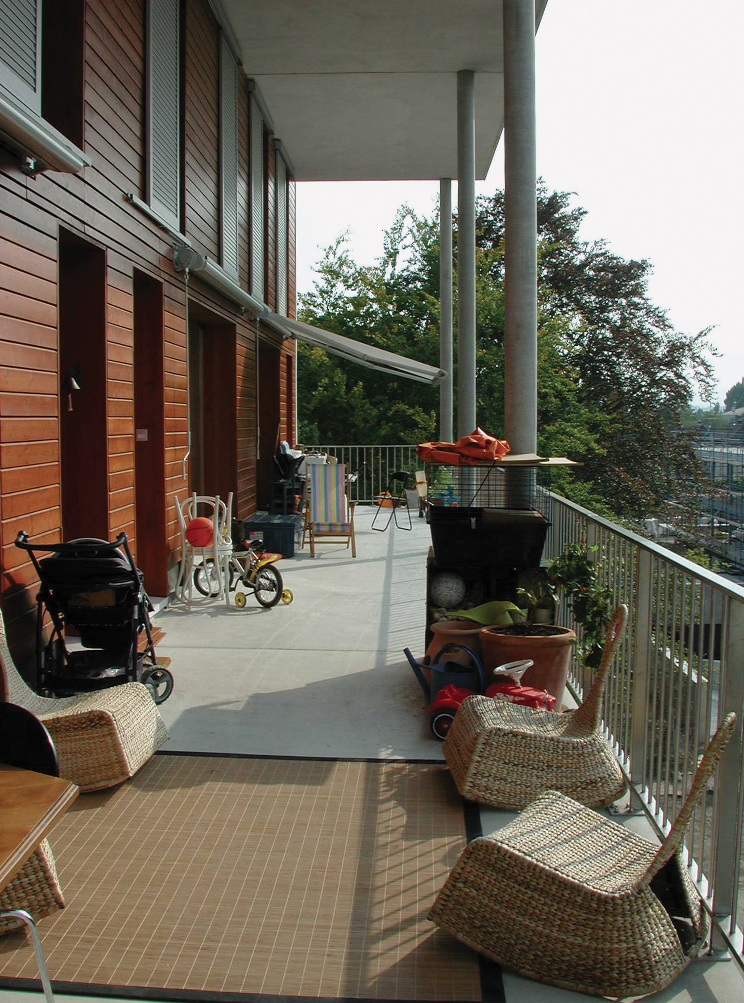 Vue depuis la coursive de l’immeuble Les Ouches à Genève