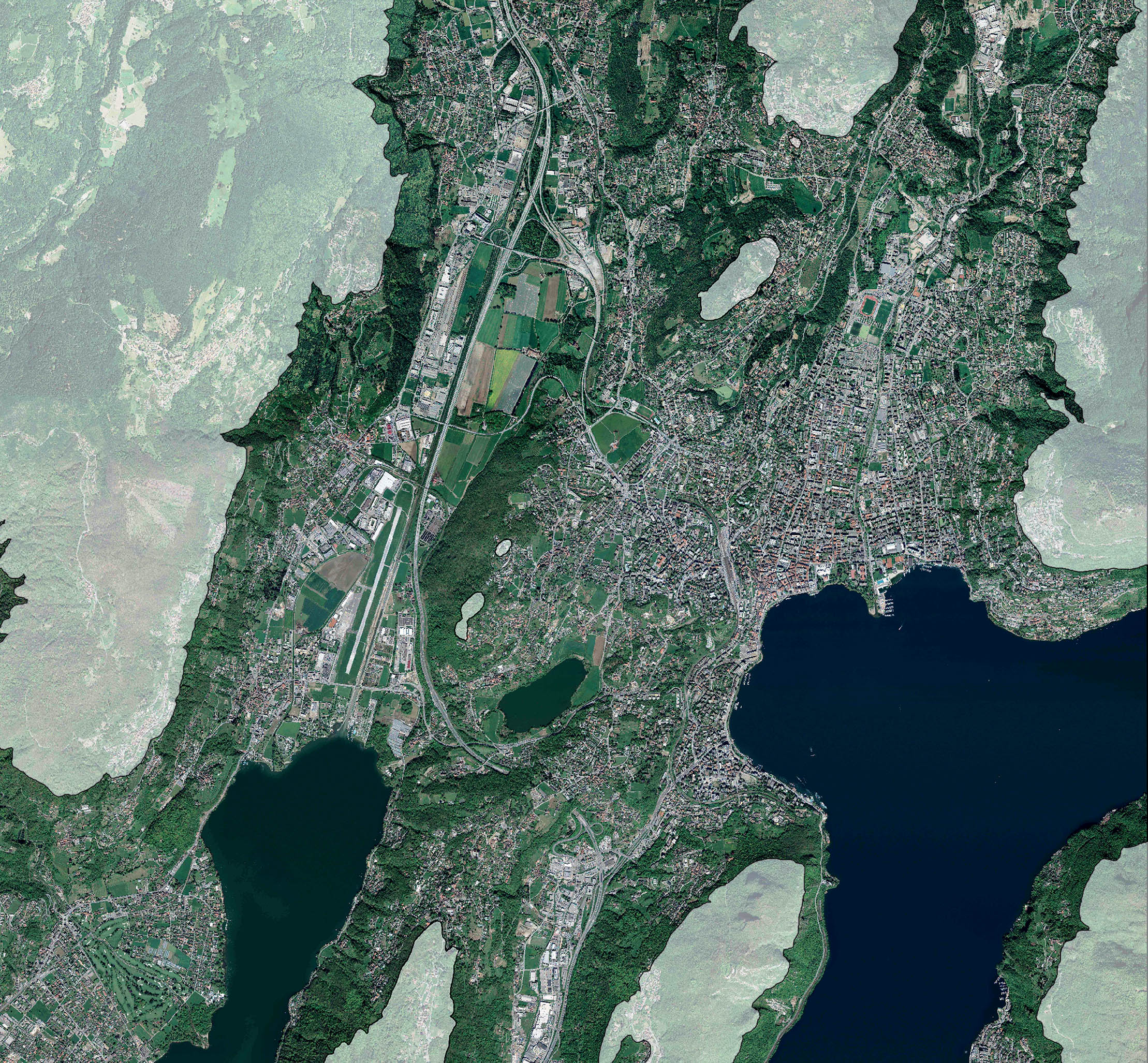 L'ingombro del territorio di fondovalle (sotto i 500m): Lugano e Basso Vedeggio.