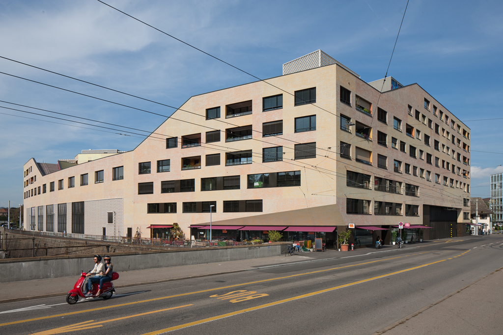 Wohnüberbauung Kalkbreite von Müller Sigrist Architekten. Bauträgerschaft: Genossenschaft Kalkbreite/Stadt Zürich, Amt für Hochbauten