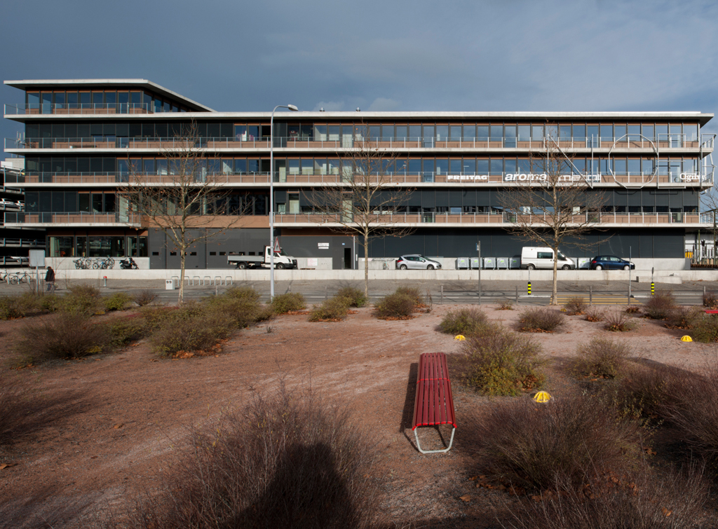 Gewerbehaus Noerd von Beat Rothen Architektur. Bauträgerschaft: Immobilien Anlagestiftung Turidomos