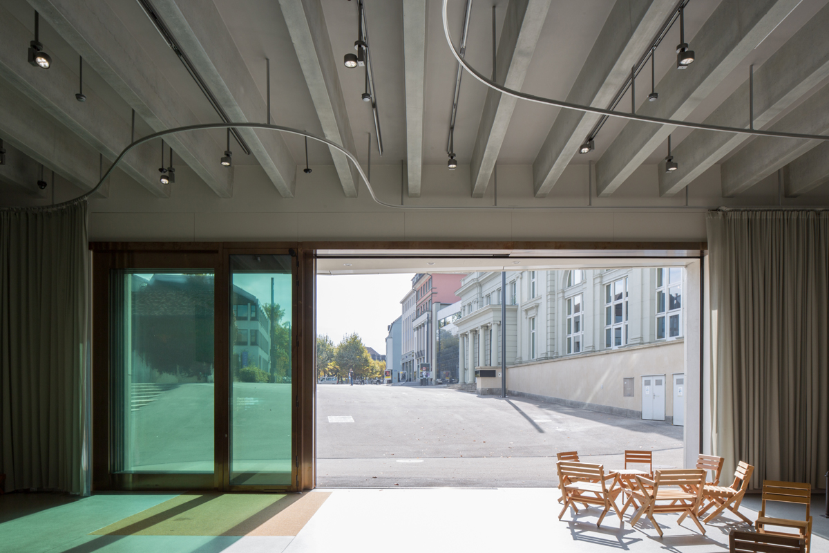 Foyer.