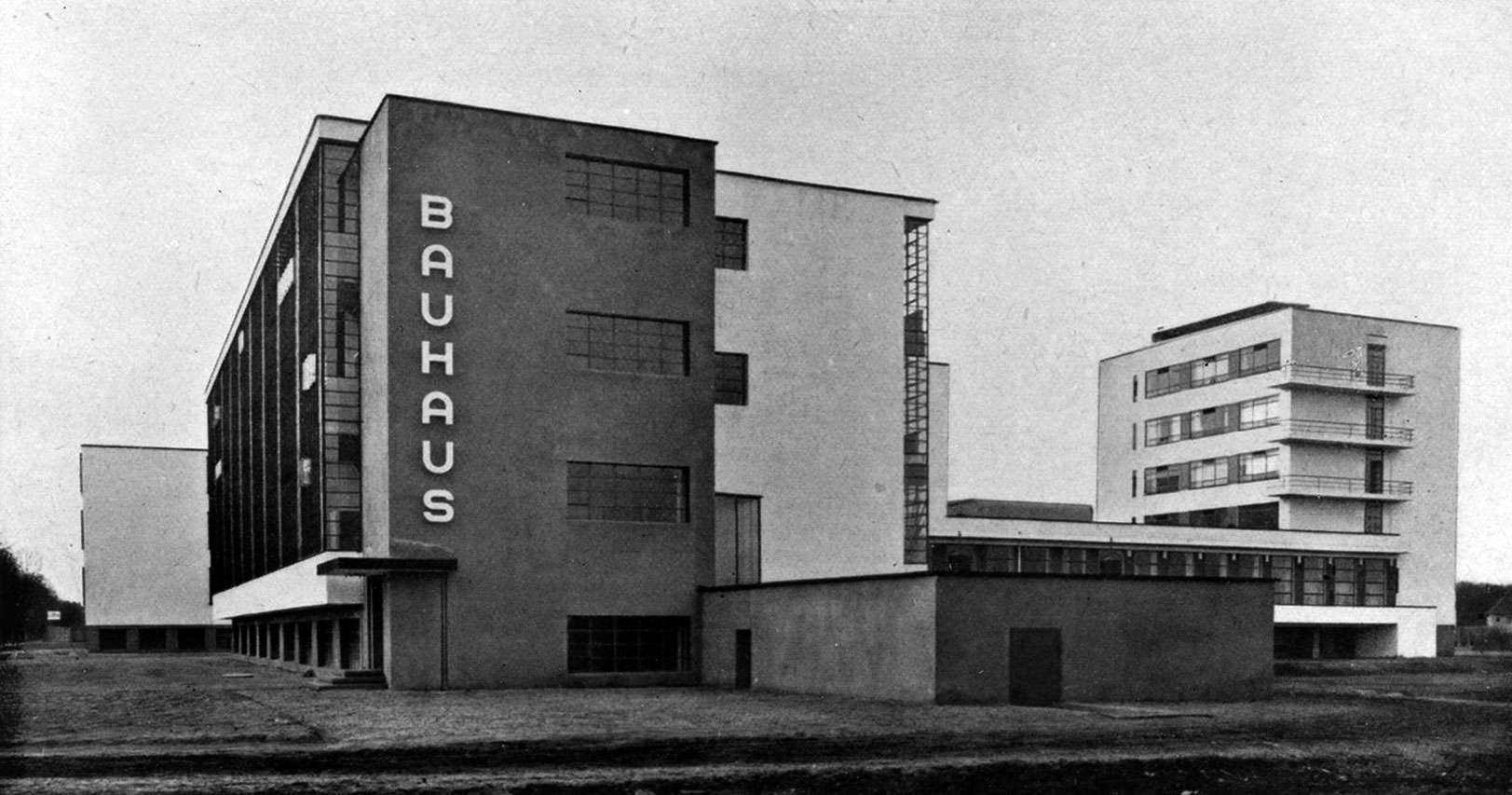 Walter Gropius, Bauhaus, Dessau