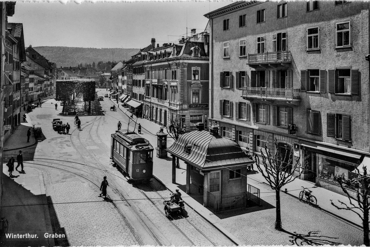 Anfang der 1930er­Jahre war der «Graben» in Winterthur Platz und Verkehrsfläche zugleich, die Nutzungen überlagerten sich.