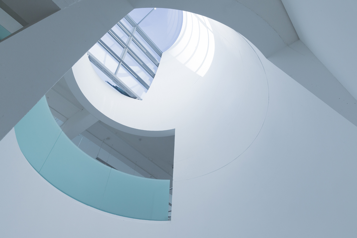 Bei der Erweiterung für die Glasgow School of Art (2014) setzte Steven Holl auf transluzente Materialien als Kontrast zum Bestand von Charles Rennie Mackintosh.