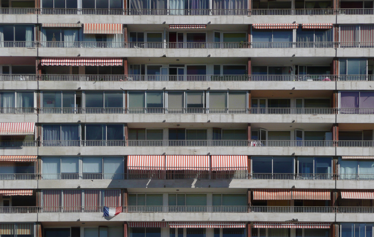 Rouvière, Fassadendetail. Die Wohnungen sind alle in Privatbesitz.