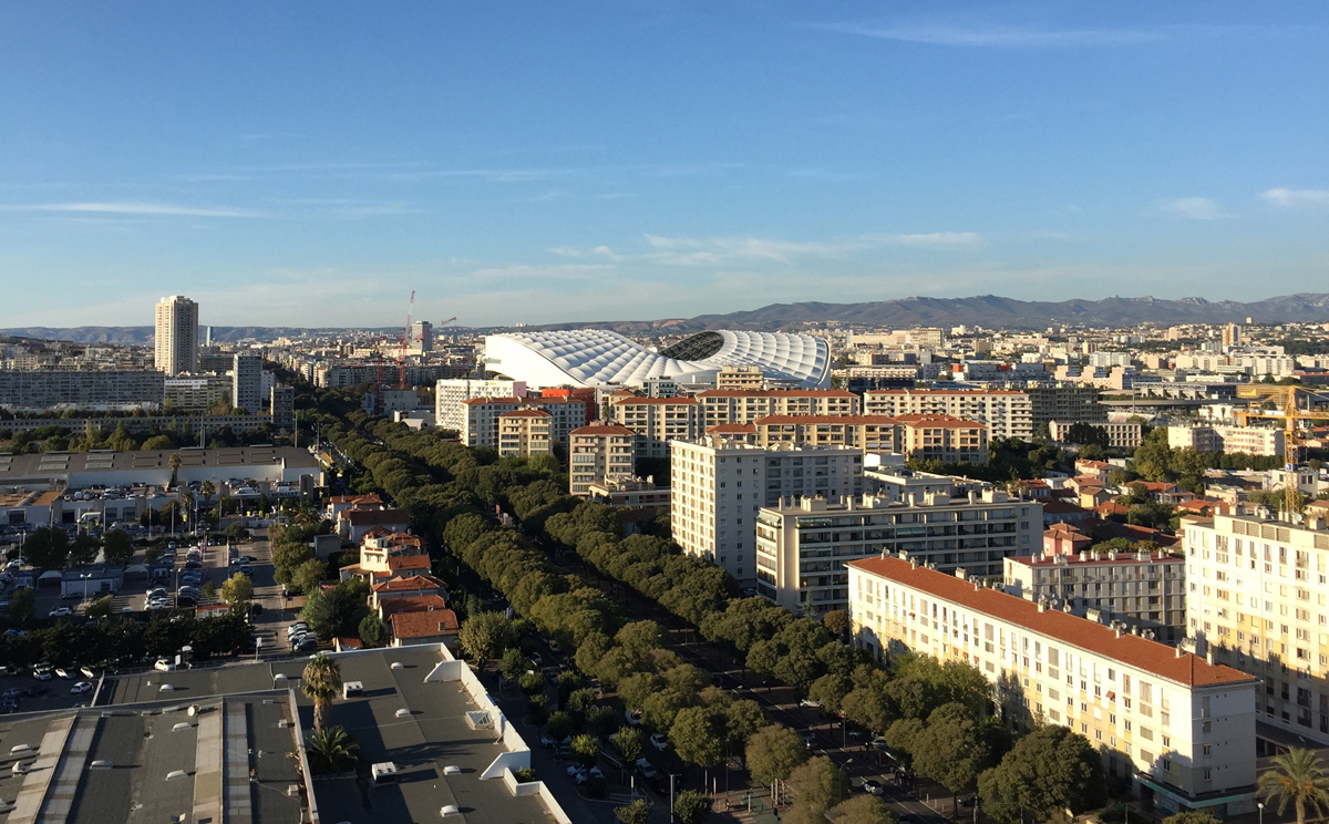 Das von SCAU Architectes und Elioth/Egis Concept neu überdachte Stadion Velodrome in Marseille (vgl. TEC21 24/2016).