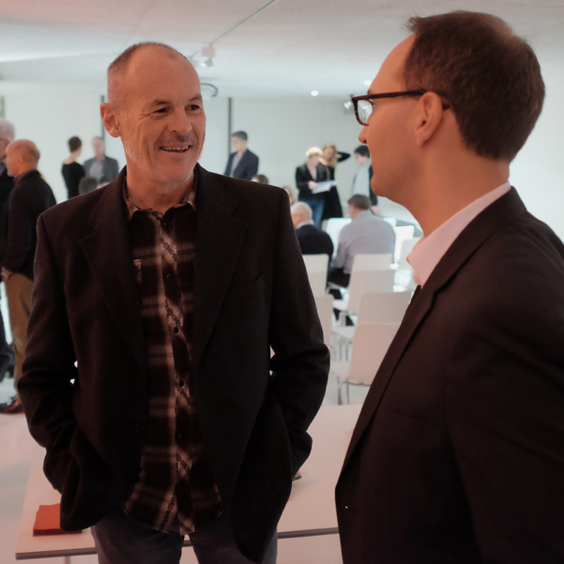Auch das Jahrhunderbtauwerk wird im Buch über die einheimische Ingenieurbaukunst besprochen: der Gotthard-Basistunnel. Ob sich AlpTransit-Gotthard-CEO Renzo Simoni (links) mit usic-Geschäftsführer Mario Marti darüber unterhält?