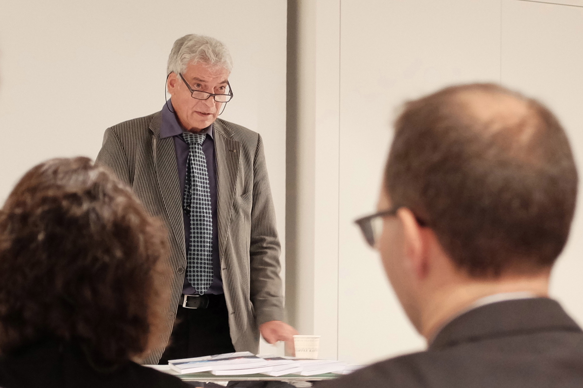 Die usic hat sich ebenfalls stark für die Herausgabe engagiert. Präsident Heinz Marti unterstreicht in seiner Laudatio die Bedeutung des Ingenieurberufs und der berufsbezogenen Öffentlichkeitsarbeit.