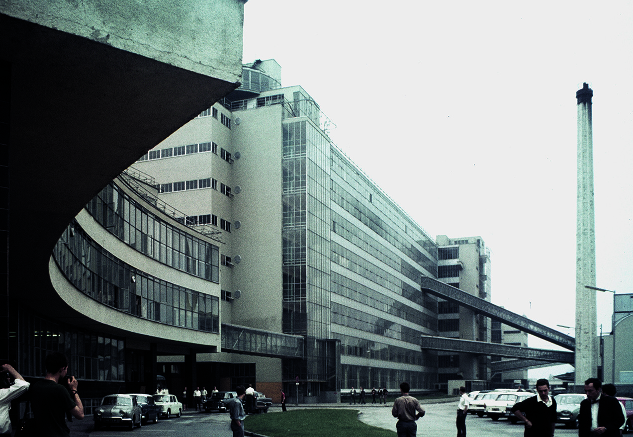 Brinkmann e Van der Flugt, fabbrica Van Nelle a Rotterdam, 1931.