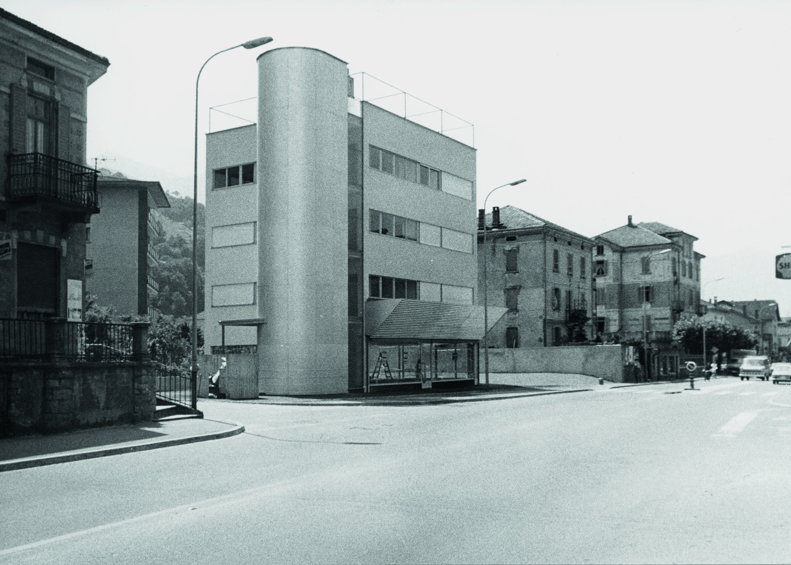 Casa d'appartamenti per tre famiglie