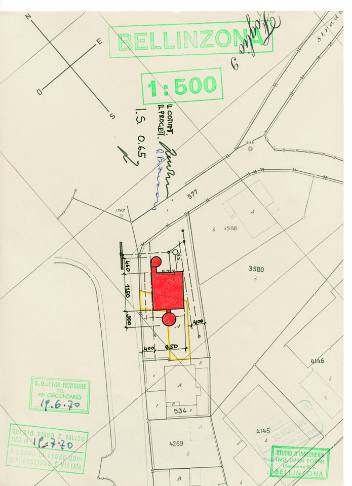 Casa d'appartamenti per tre famiglie. Domanda di costruzione, 1.7.1970, scala originale 1:500. Planimetria
