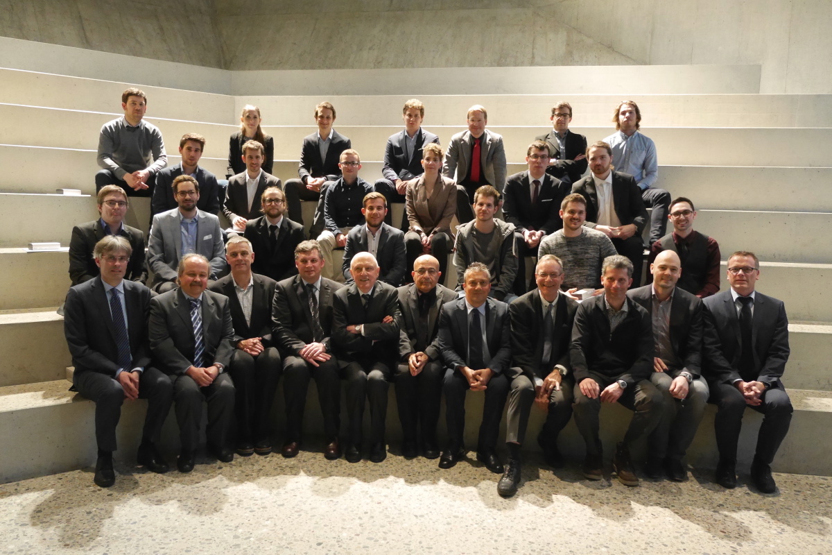 Preisverleihung im neu erweiterten Schweizerischen Landesmuseum: Die preisgekrönten «Best of Bachelor 2016» und die Fachbereichsleiter Bauingenieurwesen der beteiligten zehn Schweizer Fachhochschulen.