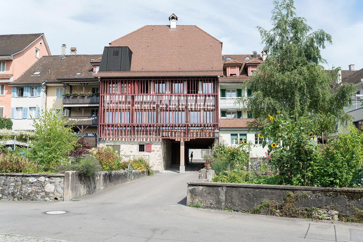 In Zusammenarbeit mit der kantonalen Denkmalpflege konnte das einstige Rathaus renoviert und zum Museum und Mehrzweckgebäude mitten in der Altstadt umgenutzt werden.